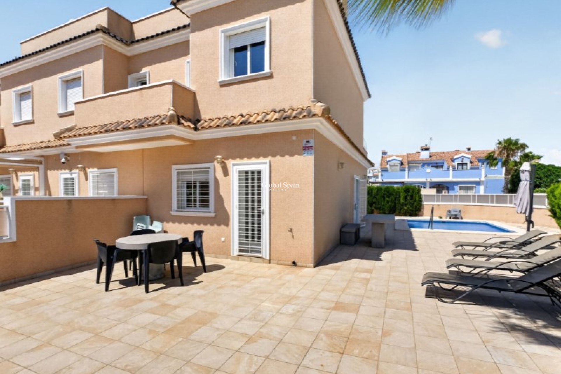 Wederverkoop - HUIS -
ORIHUELA - Inland