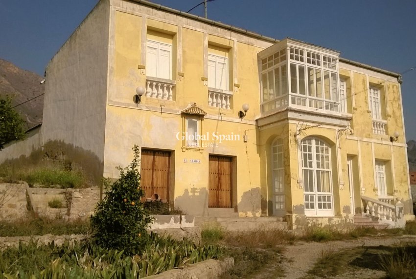 Wederverkoop - HUIS -
ORIHUELA - Inland
