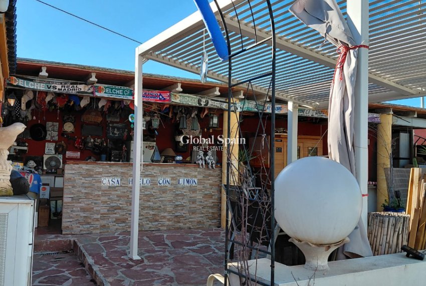 Wederverkoop - HUIS -
ORIHUELA - Inland
