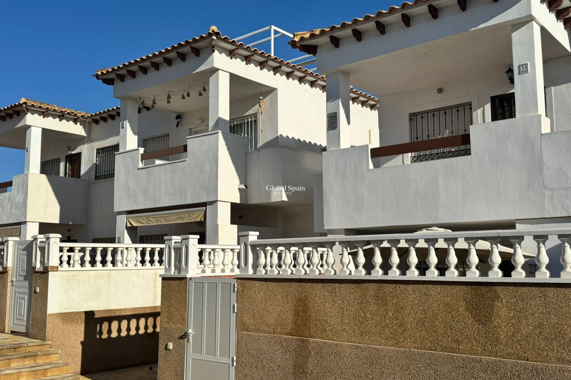 Wederverkoop - HUIS -
ORIHUELA - Los Balcones Y Los Altos