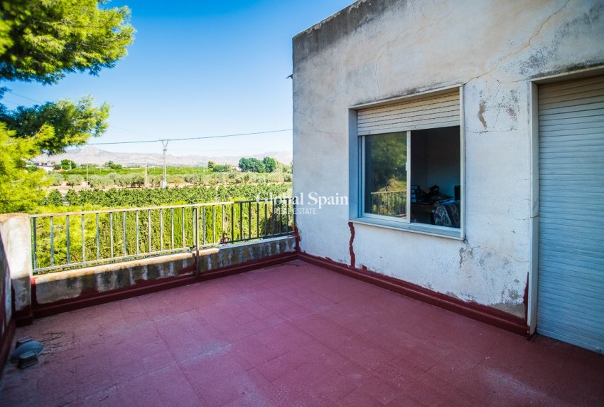 Wederverkoop - HUIS -
ORIHUELA - Redovan