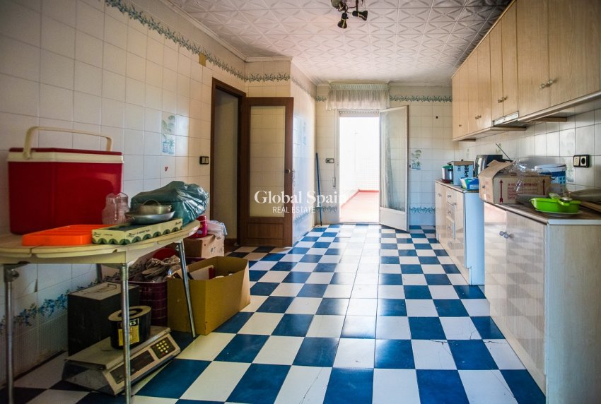 Wederverkoop - HUIS -
ORIHUELA - Redovan