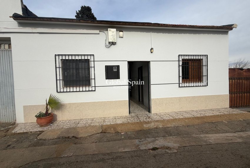 Wederverkoop - HUIS -
ORIHUELA - San Bartolomé