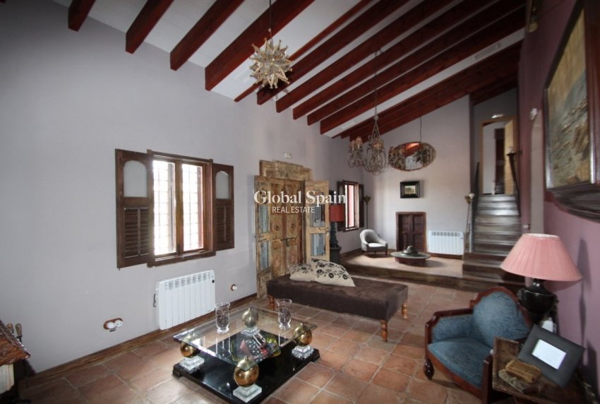 Wederverkoop - HUIS -
ORIHUELA - Torremendo