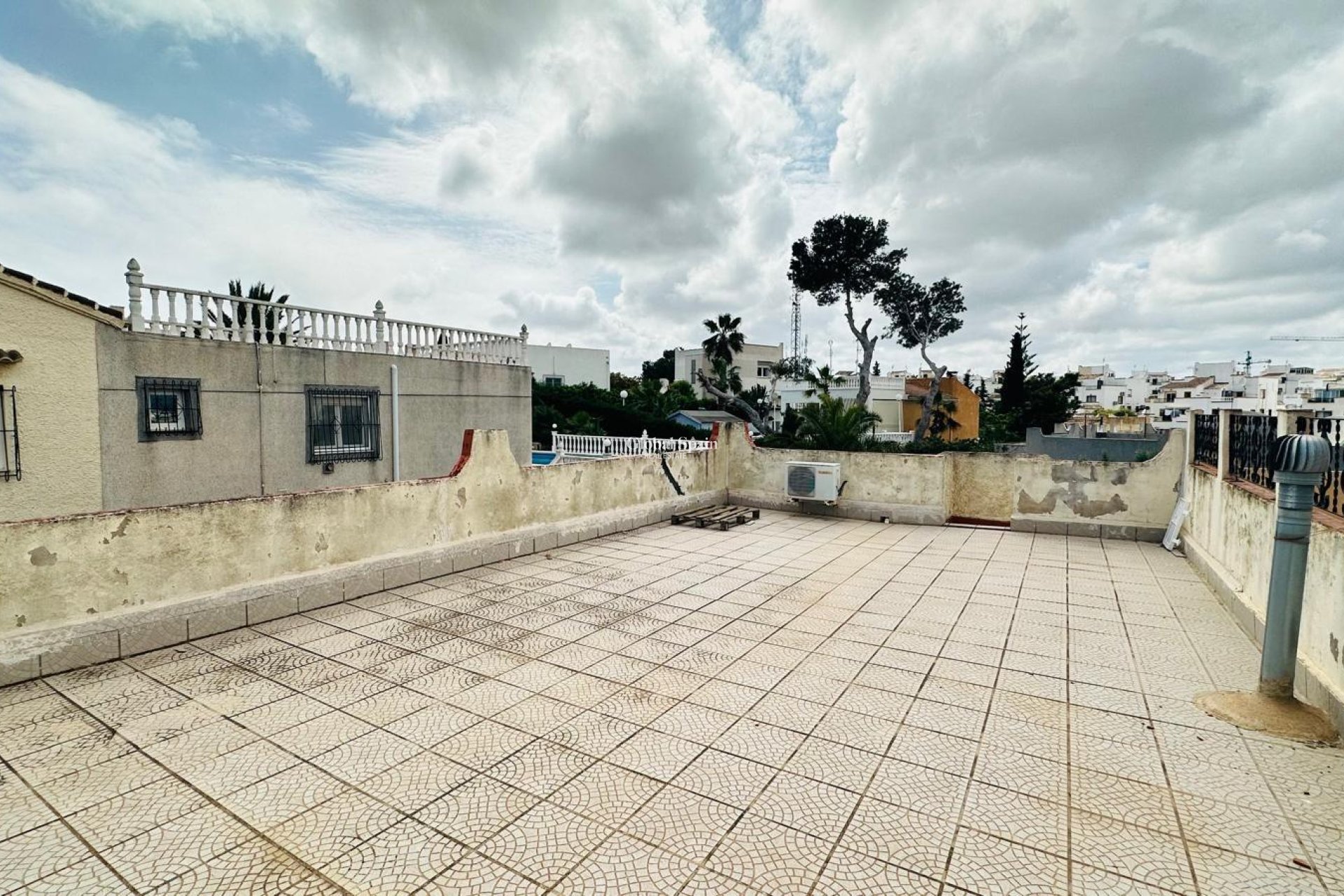 Wederverkoop - HUIS -
ORIHUELA - Urbanización Perla del Mar