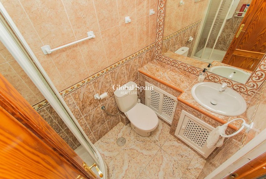 Wederverkoop - HUIS -
ORIHUELA - Urbanización Perla del Mar