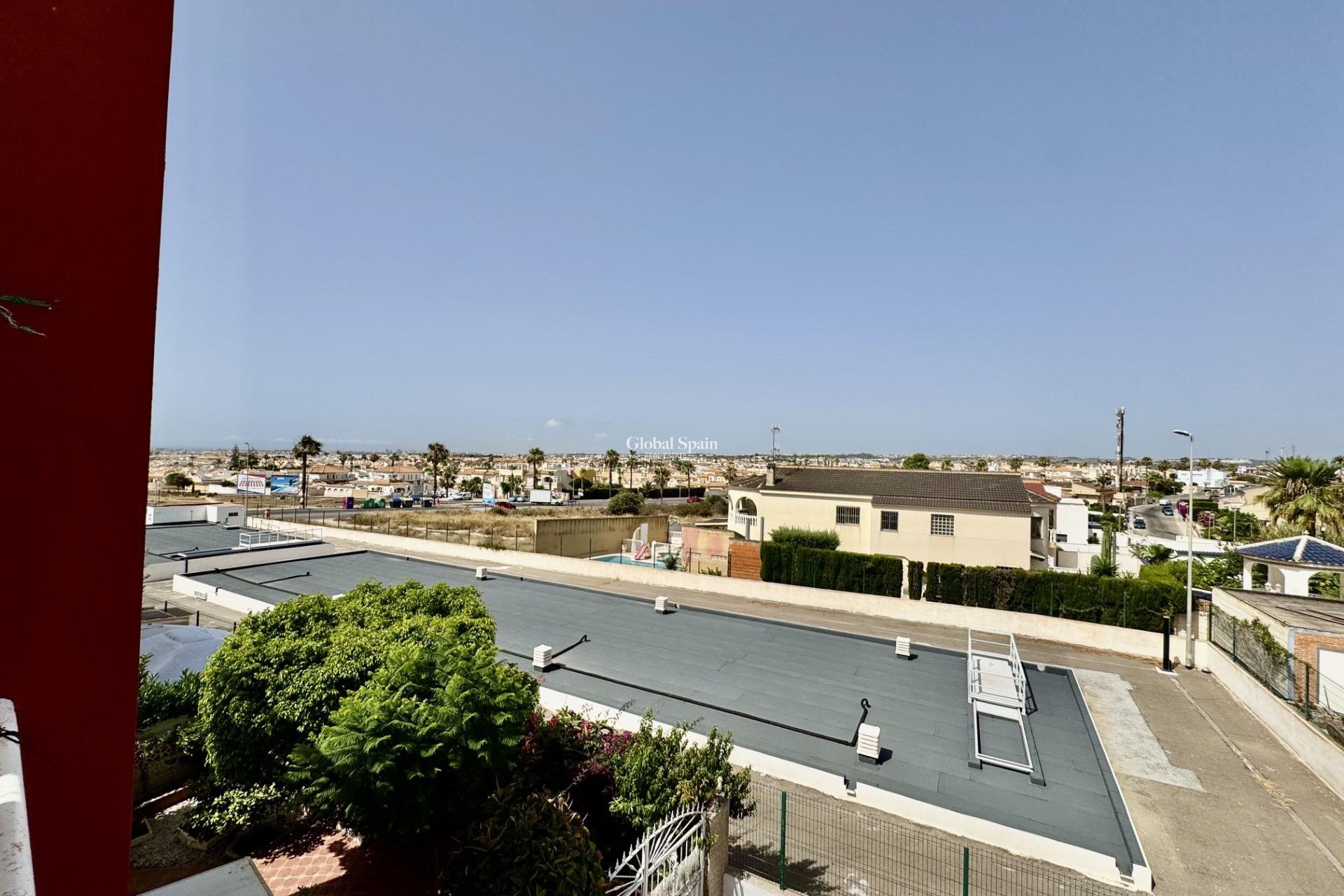 Wederverkoop - HUIS -
ORIHUELA - Urbanización Perla del Mar