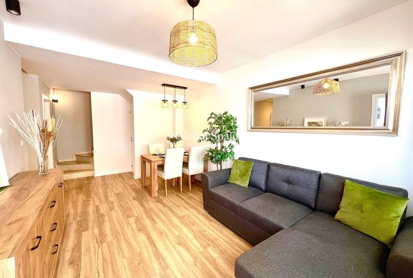 Wederverkoop - HUIS -
ORIHUELA - Urbanización Perla del Mar