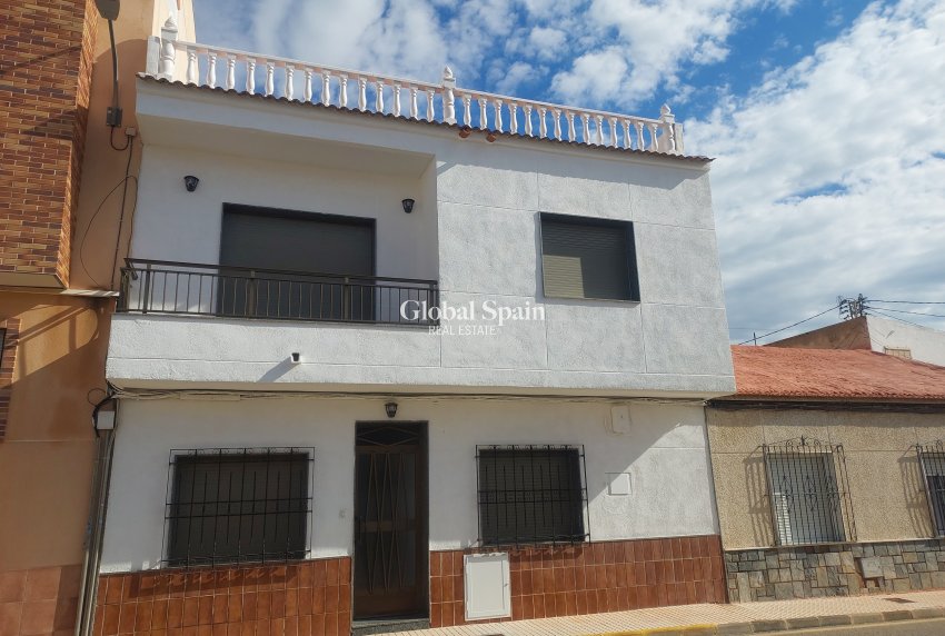 Wederverkoop - HUIS -
PILAR DE LA HORADADA - Costa Blanca