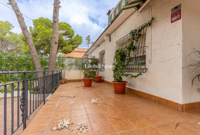 Wederverkoop - HUIS -
PILAR DE LA HORADADA - Pinar de Campoverde