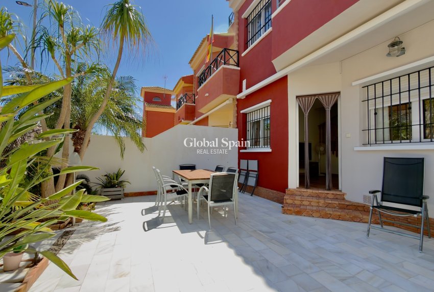Wederverkoop - HUIS -
PILAR DE LA HORADADA - Playa de las Higuericas