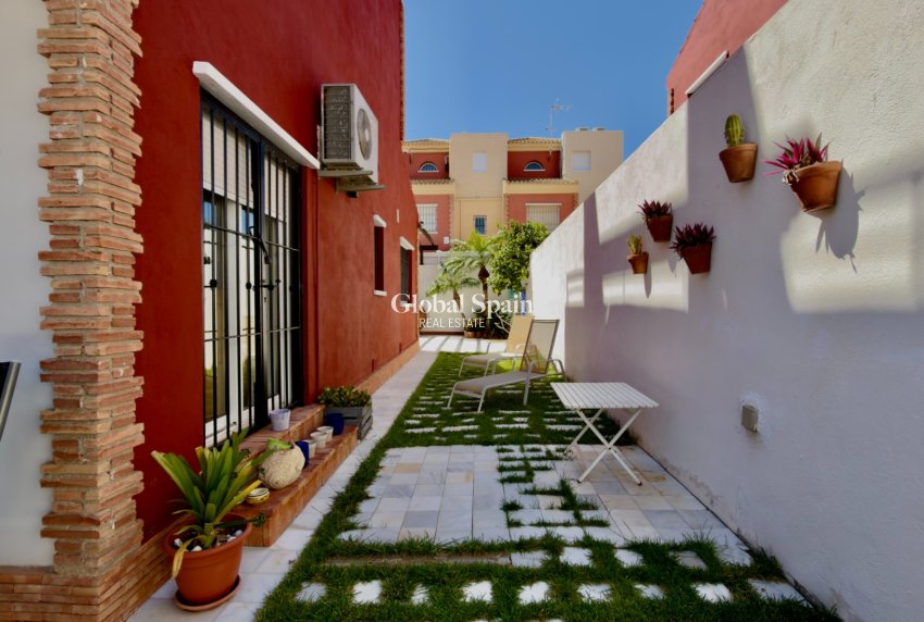 Wederverkoop - HUIS -
PILAR DE LA HORADADA - Playa de las Higuericas