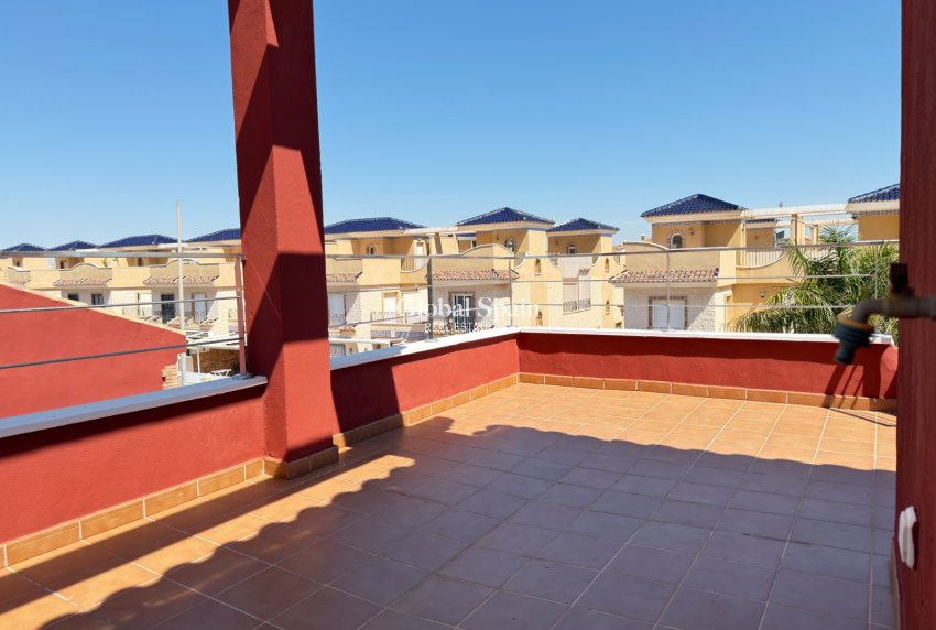 Wederverkoop - HUIS -
PILAR DE LA HORADADA - Playa de las Higuericas