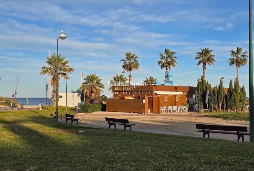 Wederverkoop - HUIS -
PILAR DE LA HORADADA - Playa de las Higuericas