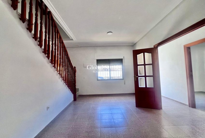Wederverkoop - HUIS -
PILAR DE LA HORADADA - Zona Pueblo