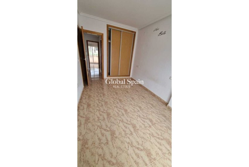 Wederverkoop - HUIS -
PLAYA FLAMENCA - Costa Blanca