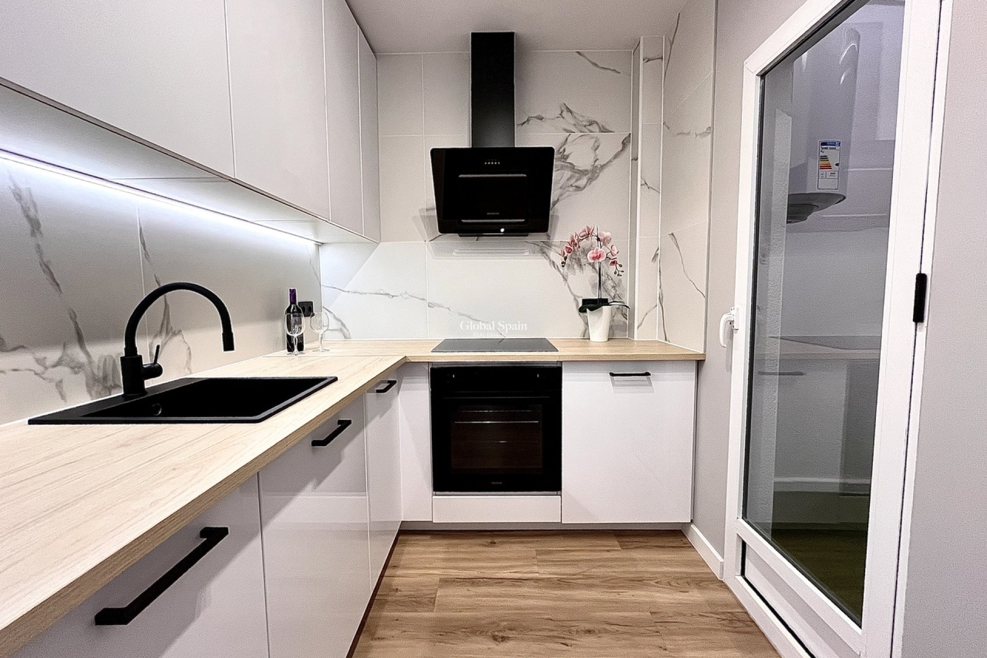 Wederverkoop - HUIS -
PLAYA FLAMENCA - Costa Blanca