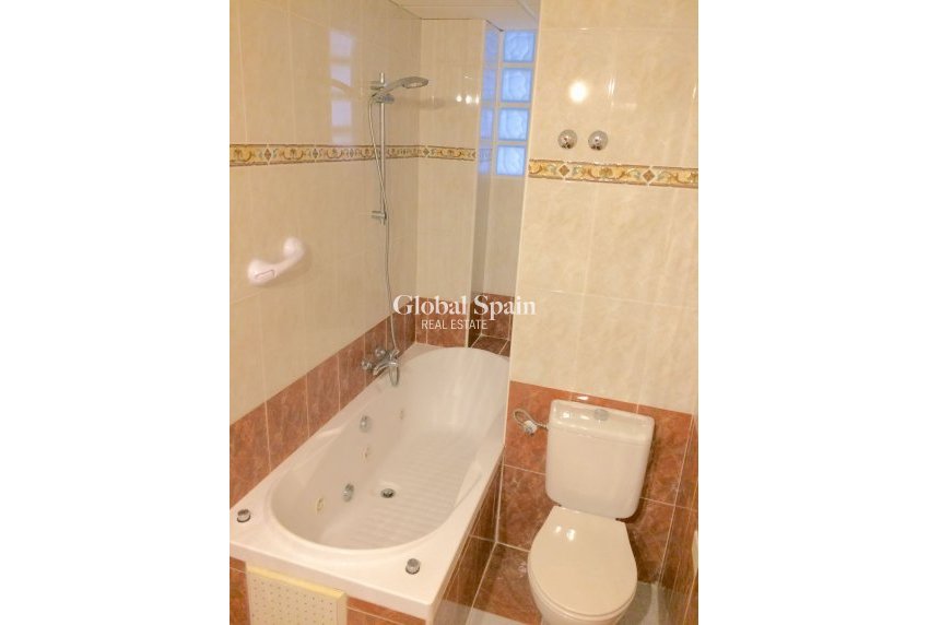 Wederverkoop - HUIS -
PLAYA FLAMENCA - Costa Blanca