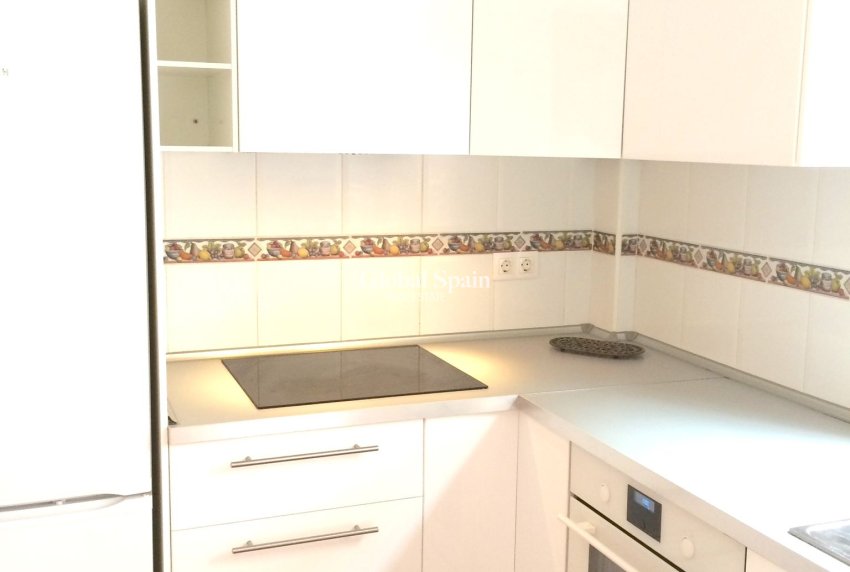 Wederverkoop - HUIS -
PLAYA FLAMENCA - Costa Blanca