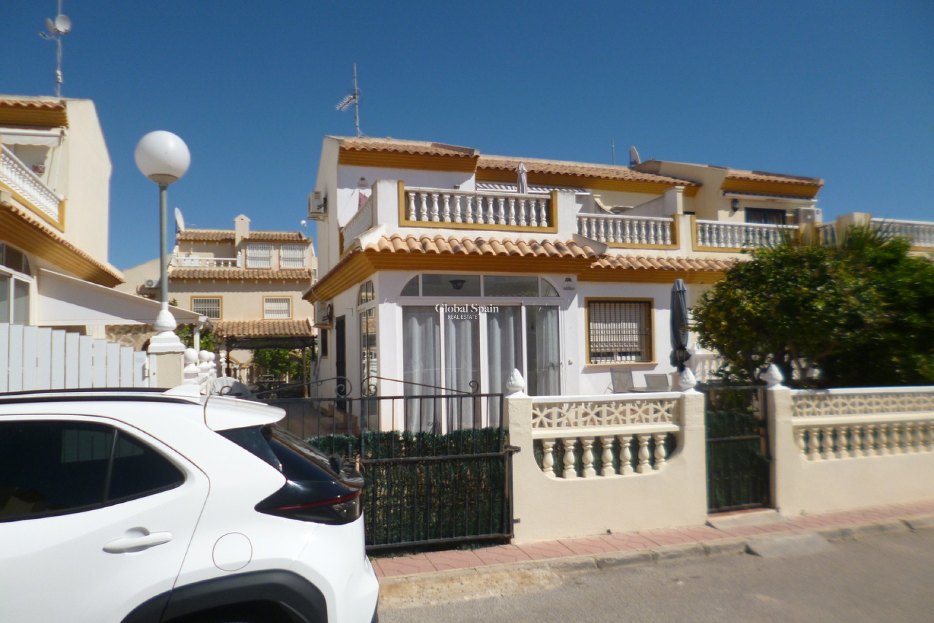Wederverkoop - HUIS -
PLAYA FLAMENCA - Costa Blanca