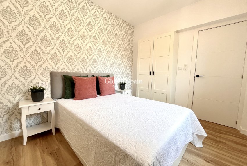 Wederverkoop - HUIS -
PLAYA FLAMENCA - Costa Blanca