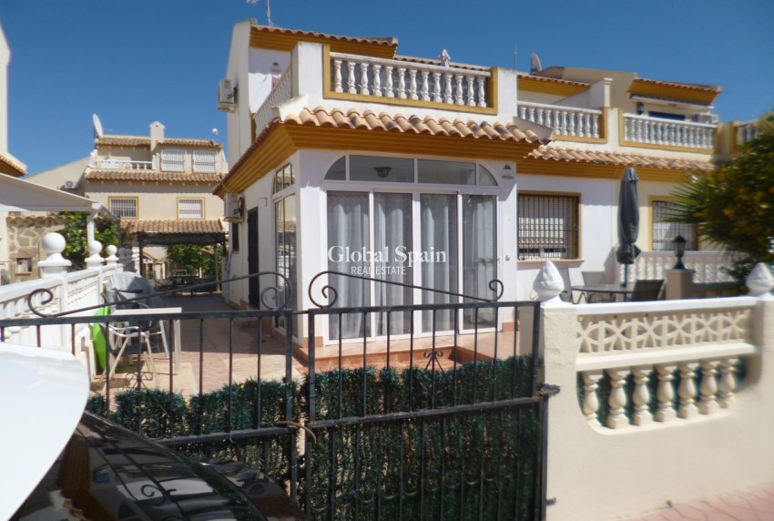 Wederverkoop - HUIS -
PLAYA FLAMENCA - Costa Blanca