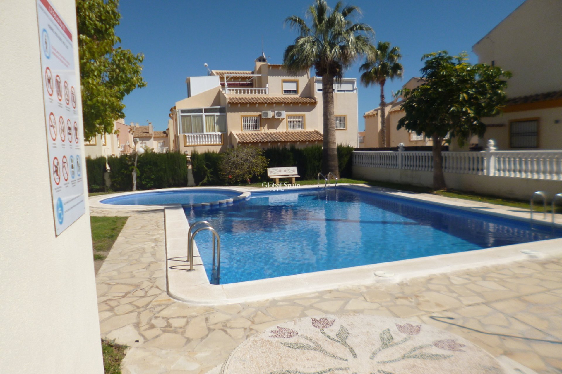 Wederverkoop - HUIS -
PLAYA FLAMENCA - Costa Blanca
