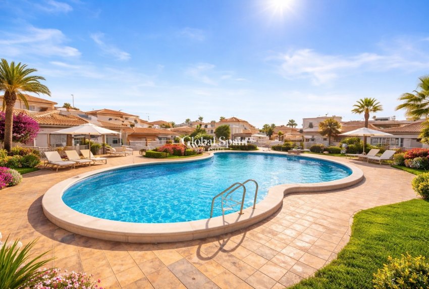 Wederverkoop - HUIS -
PLAYA FLAMENCA - Costa Blanca