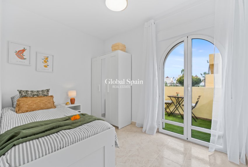 Wederverkoop - HUIS -
PLAYA FLAMENCA - Costa Blanca
