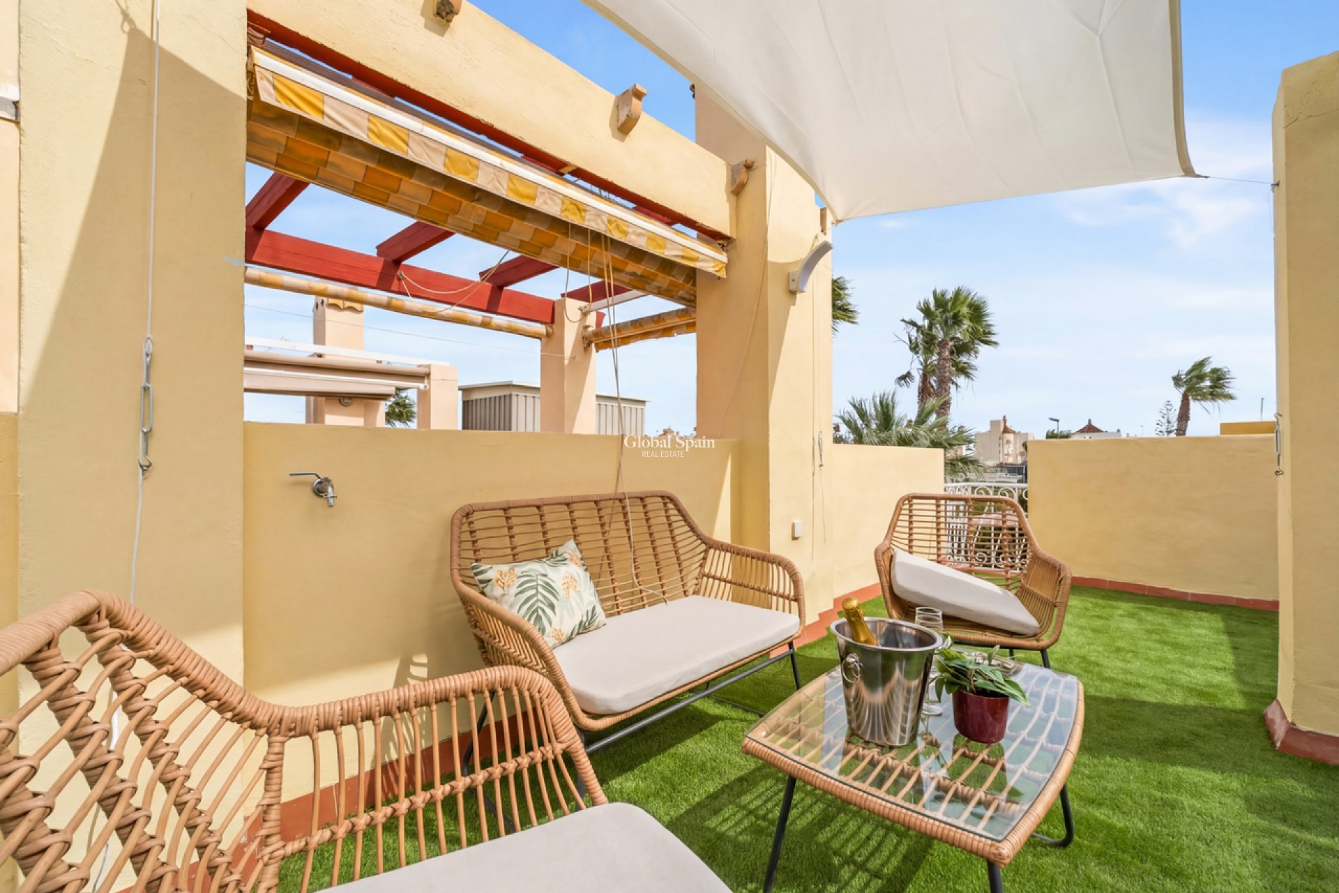 Wederverkoop - HUIS -
PLAYA FLAMENCA - Costa Blanca