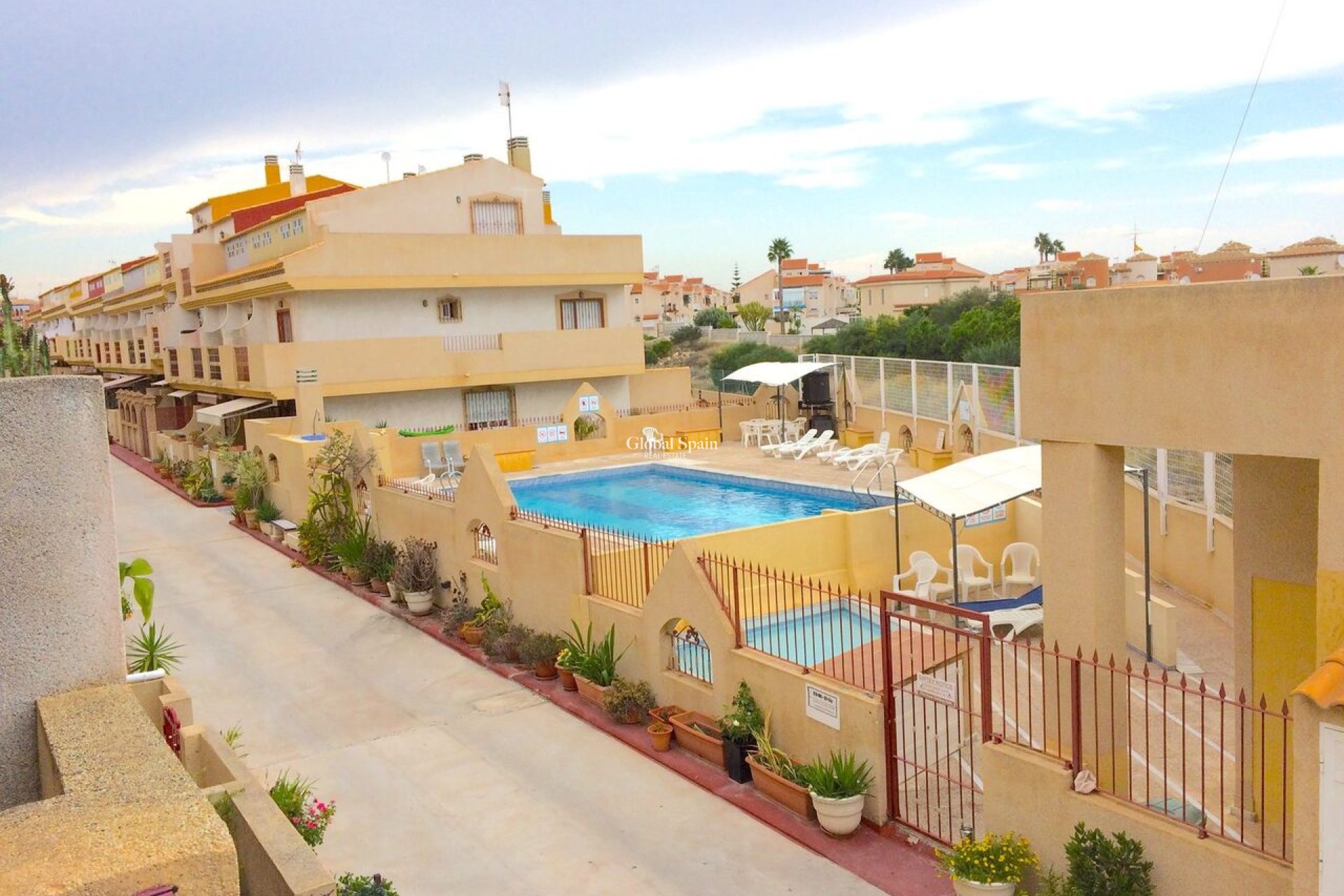 Wederverkoop - HUIS -
PLAYA FLAMENCA - Costa Blanca