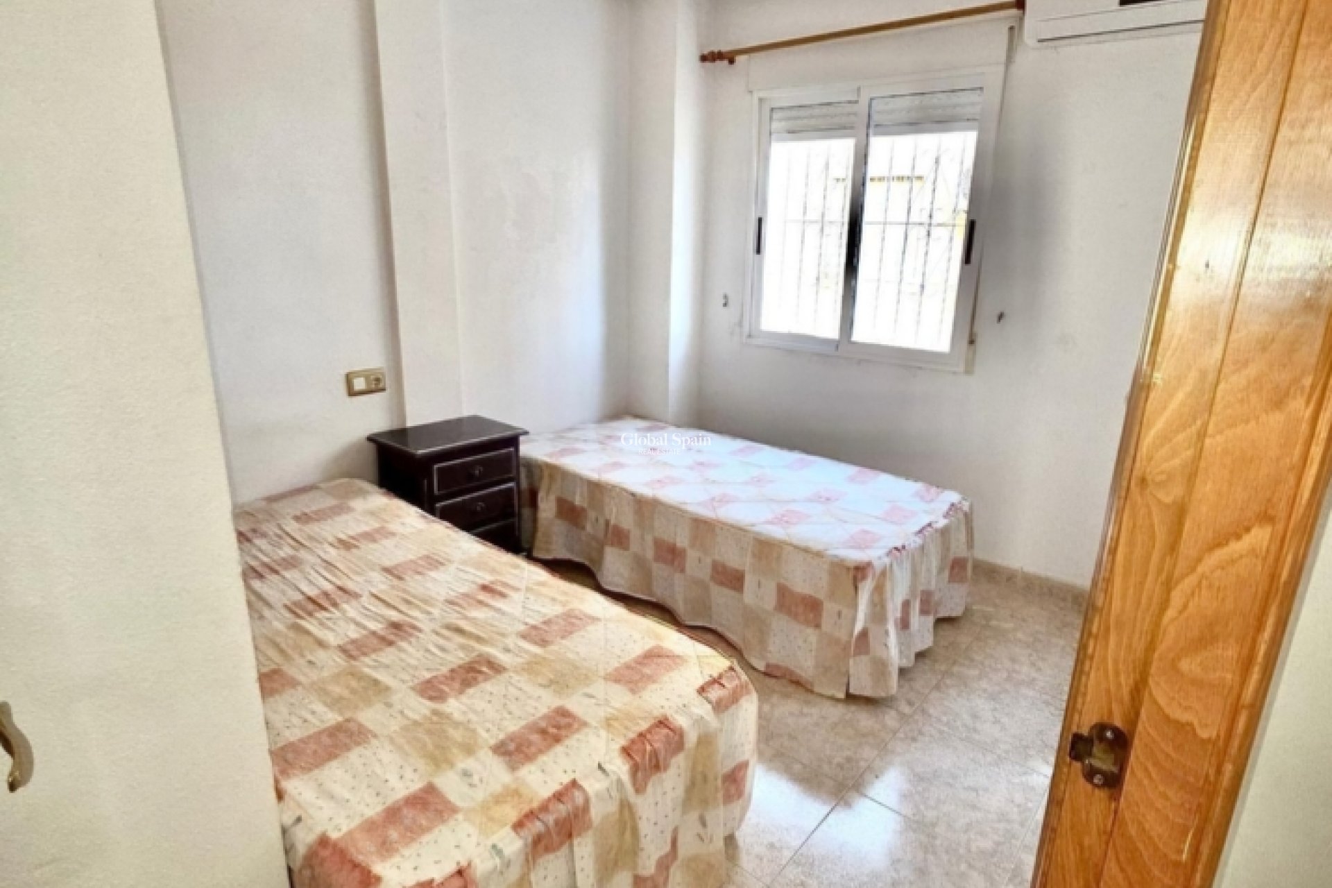 Wederverkoop - HUIS -
PLAYA FLAMENCA - Costa Blanca
