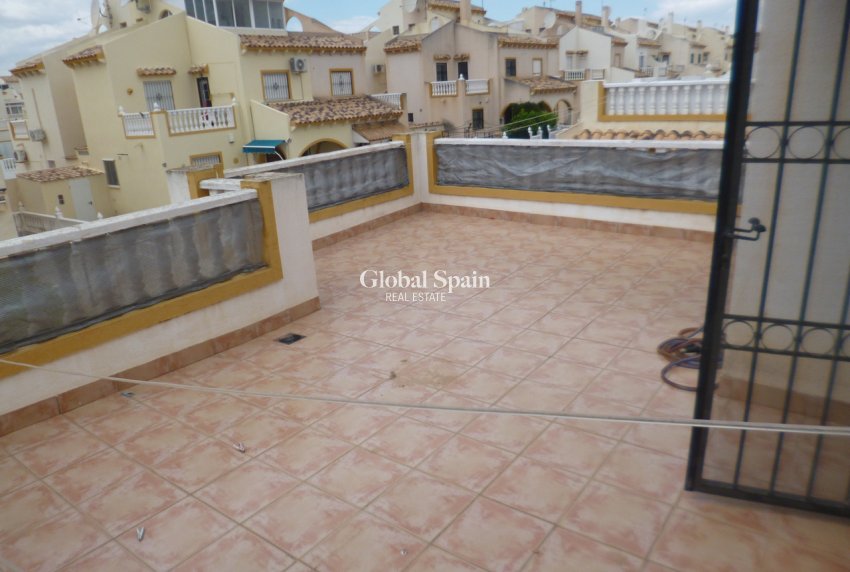 Wederverkoop - HUIS -
PLAYA FLAMENCA - Costa Blanca