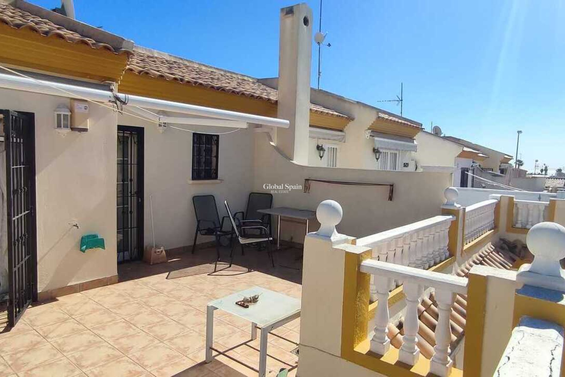 Wederverkoop - HUIS -
PLAYA FLAMENCA - Costa Blanca