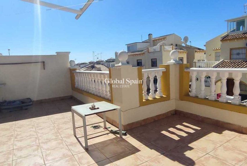 Wederverkoop - HUIS -
PLAYA FLAMENCA - Costa Blanca