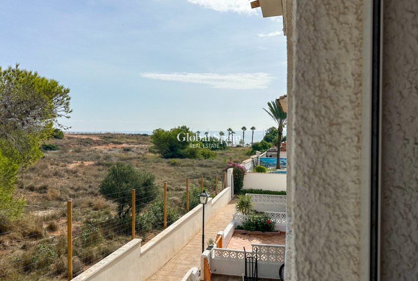 Wederverkoop - HUIS -
PLAYA FLAMENCA - Costa Blanca