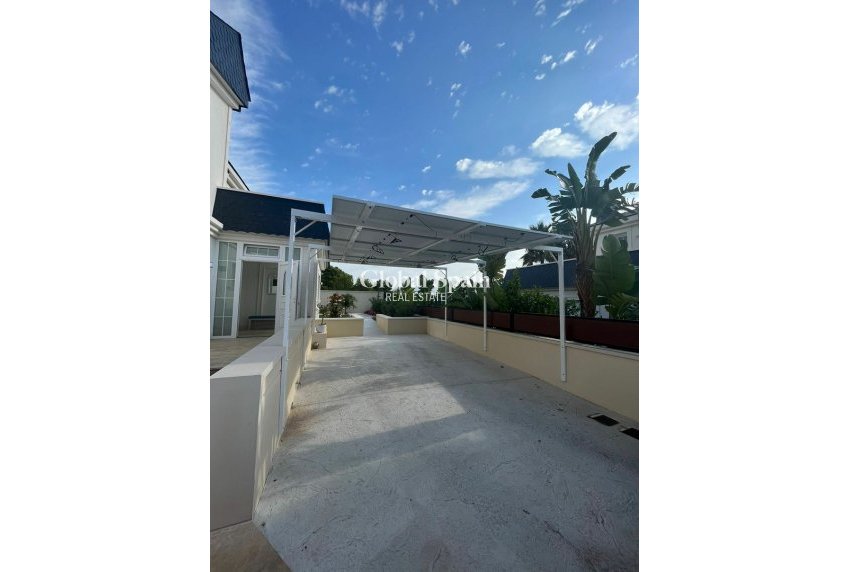 Wederverkoop - HUIS -
POLOP - Costa Blanca