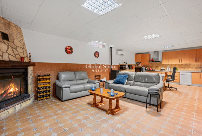 Wederverkoop - HUIS -
PUERTO LUMBRERAS - El Esparragal