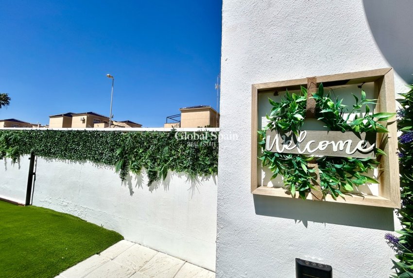 Wederverkoop - HUIS -
PUNTA PRIMA - Costa Blanca