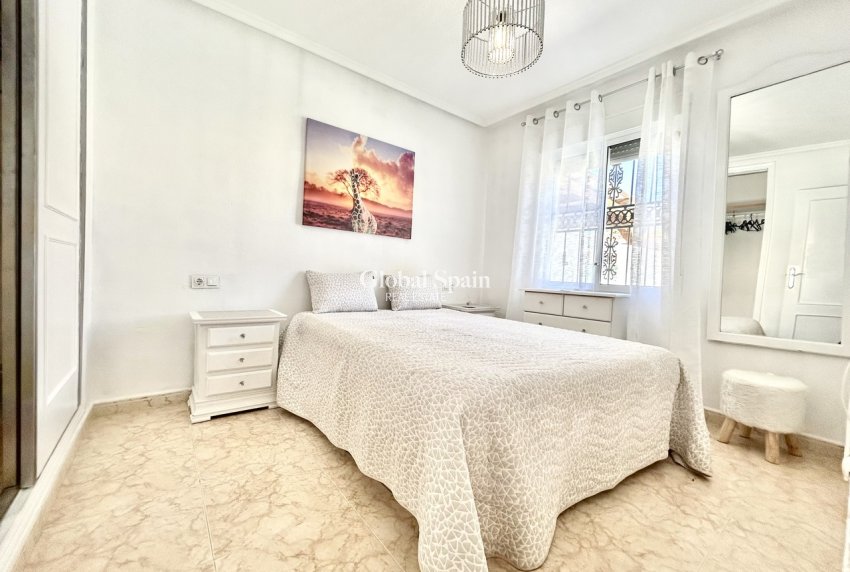 Wederverkoop - HUIS -
PUNTA PRIMA - Costa Blanca