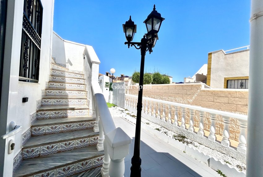 Wederverkoop - HUIS -
PUNTA PRIMA - Costa Blanca