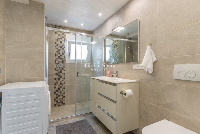 Wederverkoop - HUIS -
PUNTA PRIMA - Costa Blanca