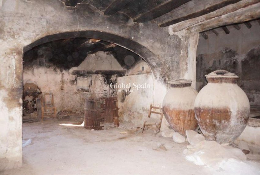 Wederverkoop - HUIS -
RASPAY - Inland