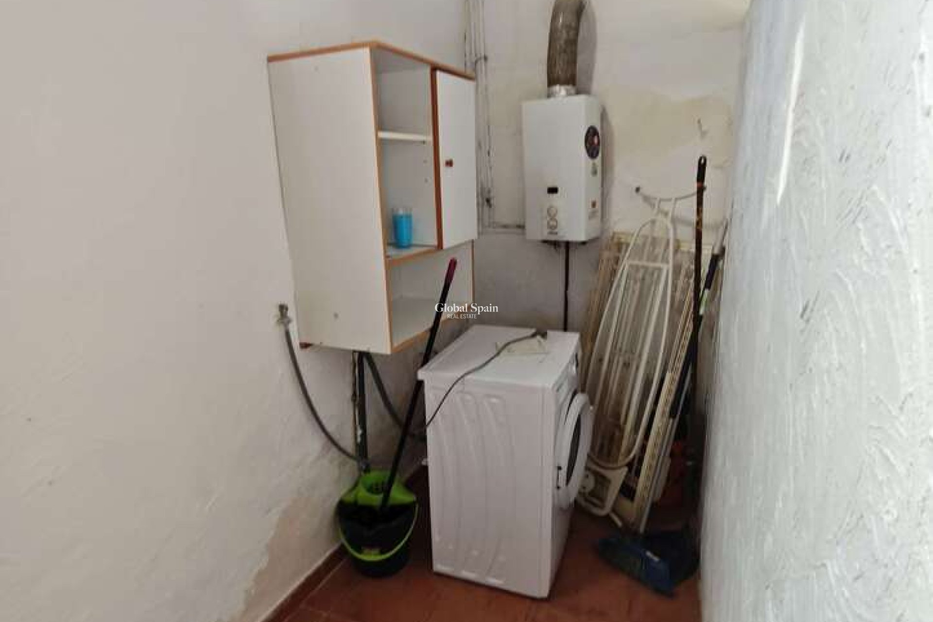 Wederverkoop - HUIS -
RASPAY - Inland