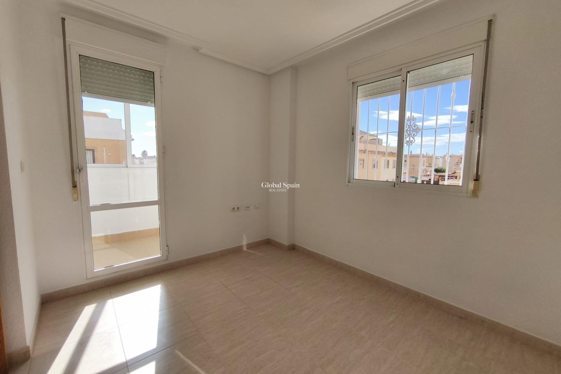Wederverkoop - HUIS -
ROJALES - Lo Marabú