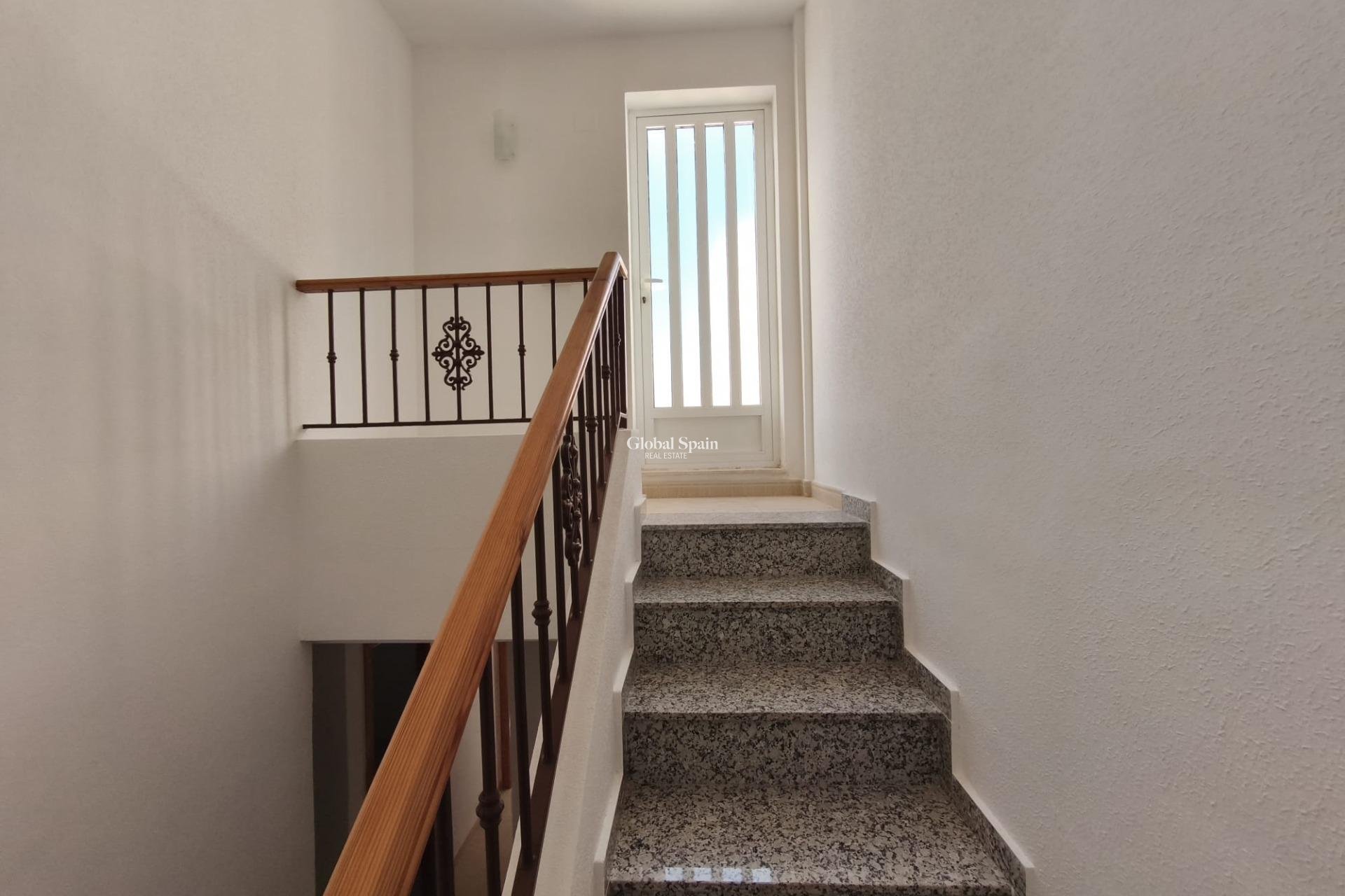 Wederverkoop - HUIS -
ROJALES - Lo Marabú