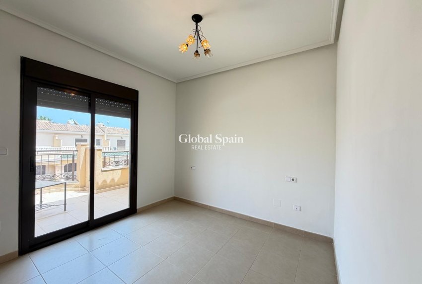 Wederverkoop - HUIS -
ROJALES - Lo Marabú