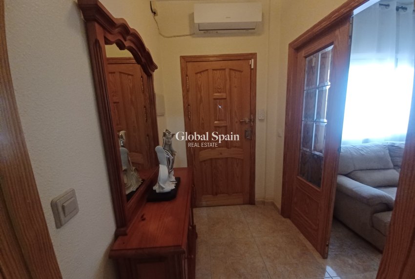 Wederverkoop - HUIS -
ROLDÁN - Inland