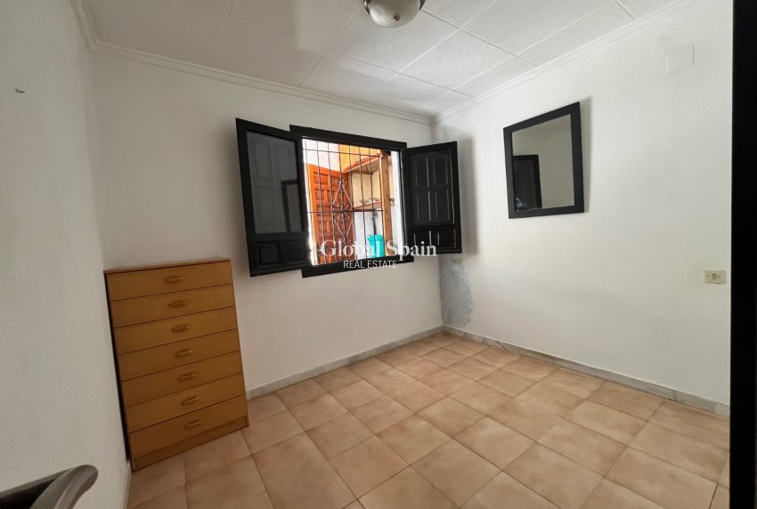 Wederverkoop - HUIS -
SAN FULGENCIO - urb.la marina