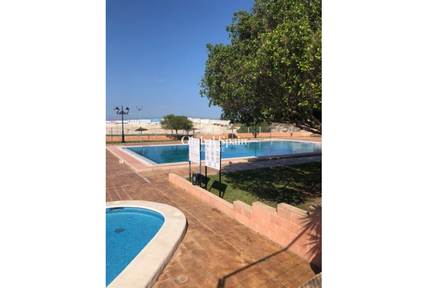 Wederverkoop - HUIS -
SAN MIGUEL DE SALINAS - Costa Blanca Sur
